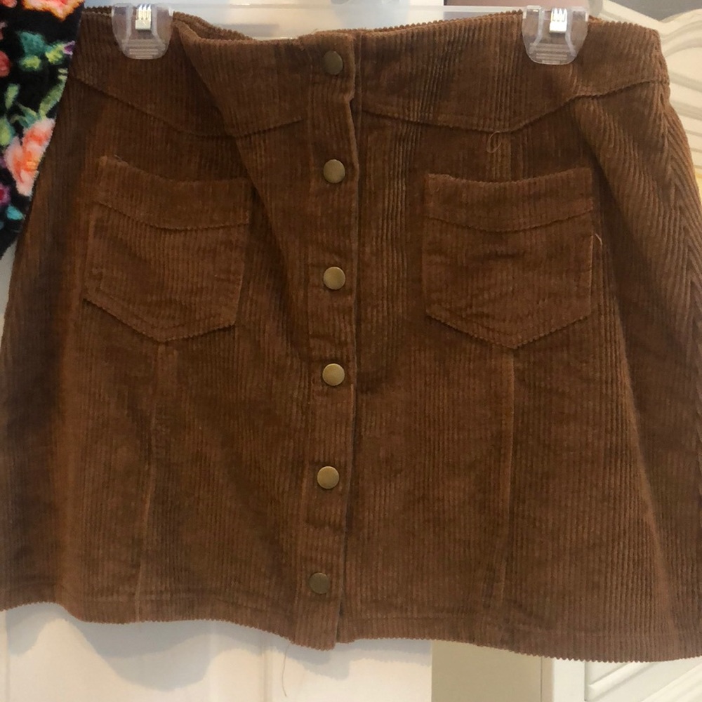 brown skirt